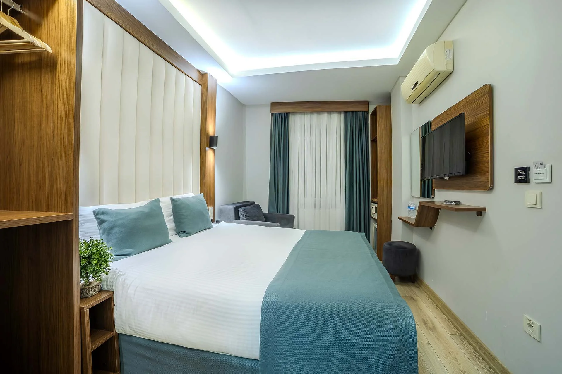 Family Connecting Room 4 Pax