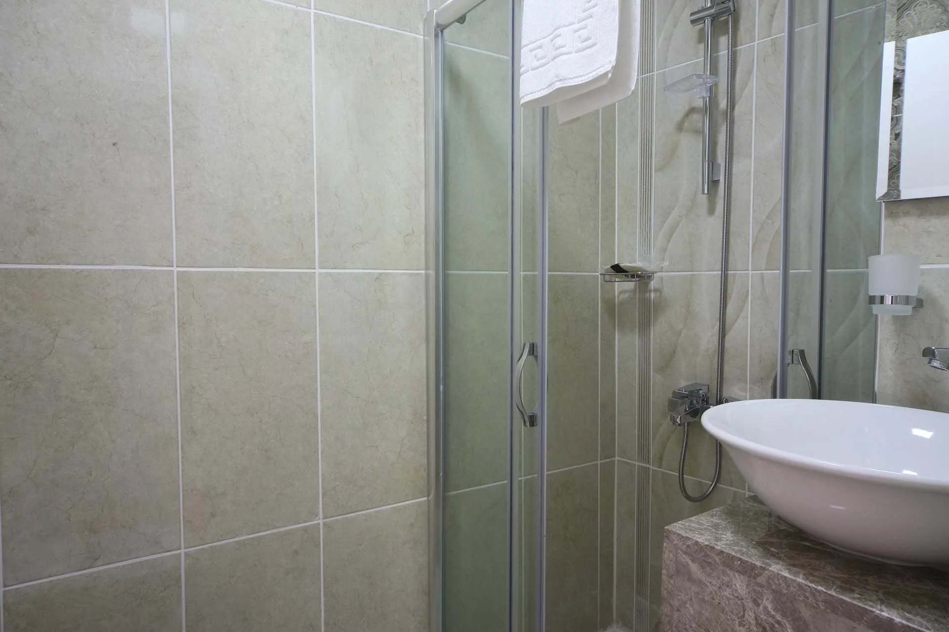 Family Connecting Room 5 Pax